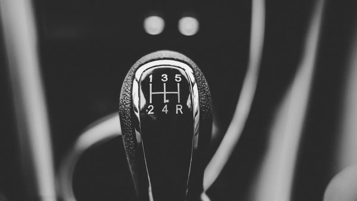 Rotary drive mode selector set between comfort and sport positions